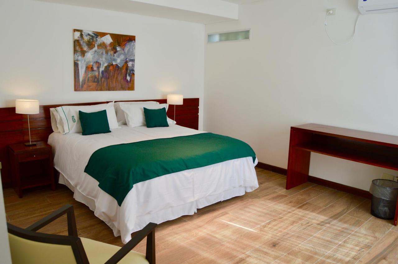 Hotel 6 De Octubre Buenos Aires Zewnętrze zdjęcie